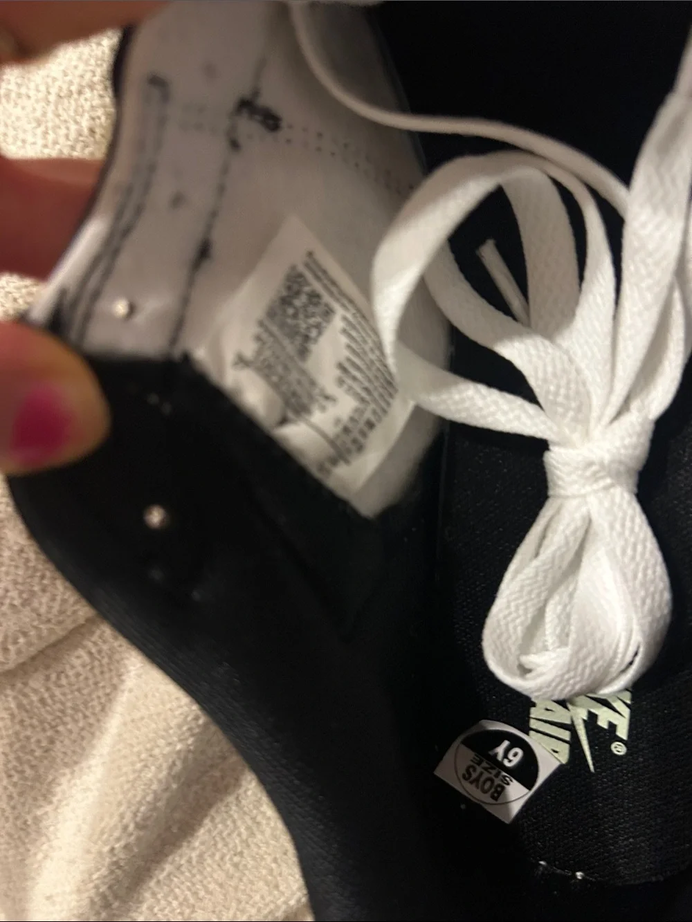 Air Jordan 1 Retro Low OG Black Raspberry Size Y6 NWOT